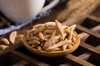 一院落花无客醉半窗残月有莺啼全诗_一处院落