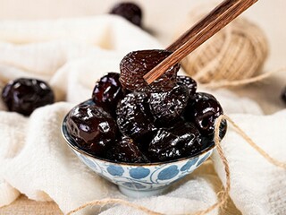 《听听那冷雨节选》阅读答案_《听听那冷雨》全文