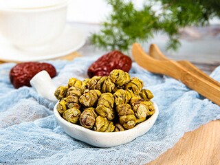 年会简短优秀员工获奖感言