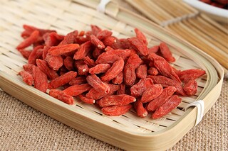 对自己亲戚鄙视的句子（亲戚对自己不好的说说）