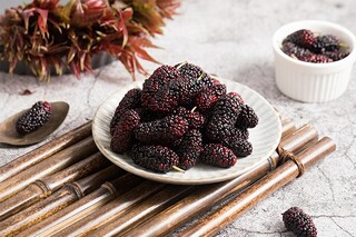 qq女生伤感个性签名（伤感女生个性签名唯美简短内涵）